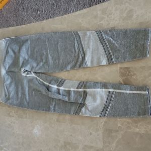 Womens  grey Victoria secret pink leggings size meduim